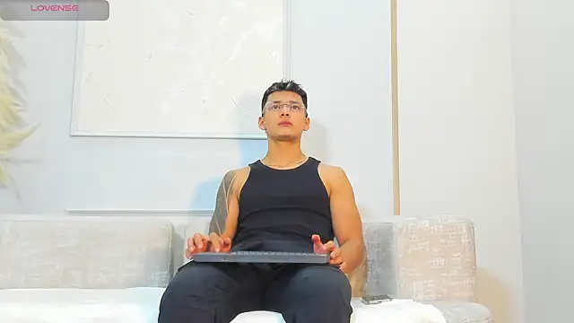 Snapshot of Alan_Salazar chatting on 28, 5, 2026 Alan Salazar online show from 28, 5, 2026