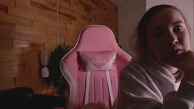 LilaMccoy online show from 26, 6, 2026