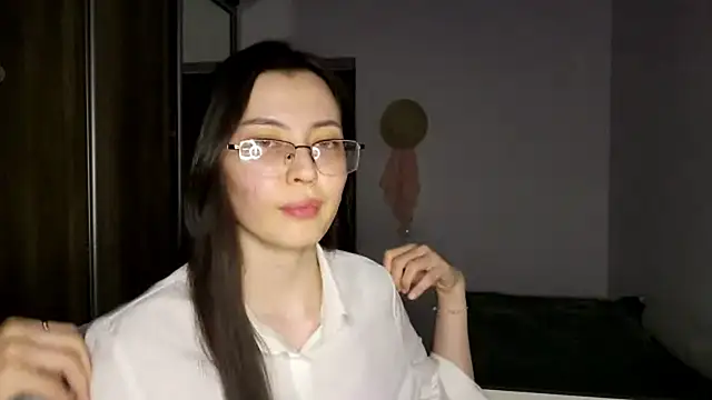 AshleyTropiano online show from 2, 6, 2026