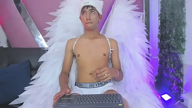 Snapshot of KevCokk chatting on 12, 7, 2026 KevCokk online show from 12, 7, 2026