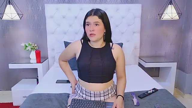 CarolineOlsen online show from 4, 6, 2026