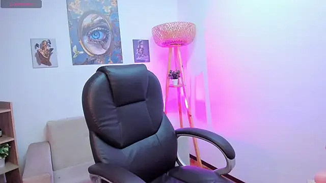 Snapshot of NaomiSaenz_ chatting on 16, 5, 2026 NaomiSaenz online show from 16, 5, 2026