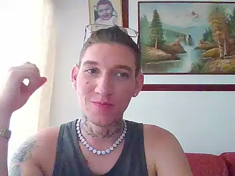 Snapshot of gonzalez_2001 chatting on 7, 7, 2026 gonzalez 2001 online show from 7, 7, 2026
