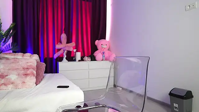 Snapshot of isLucyCherry chatting on 12, 5, 2026 isLucyCherry online show from 12, 5, 2026