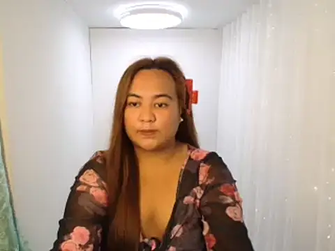 Snapshot of Czarinna chatting on 29, 4, 2026 Czarinna online show from 29, 4, 2026