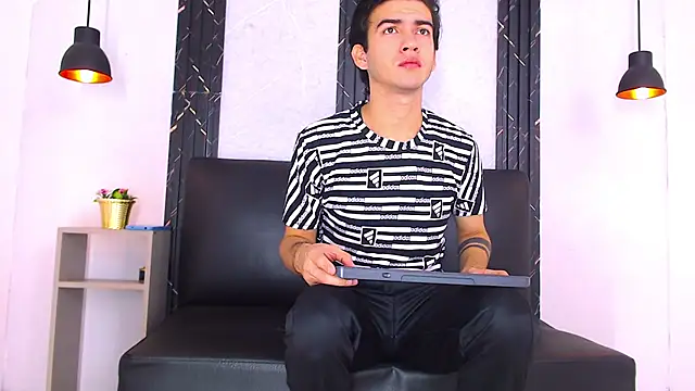 Feiccer Castquer online show from 27, 4, 2026