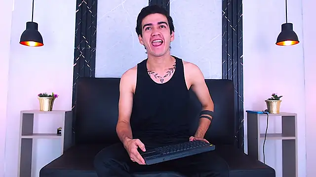 Snapshot of Feiccer_Castquer chatting on 30, 4, 2026 Feiccer Castquer online show from 30, 4, 2026
