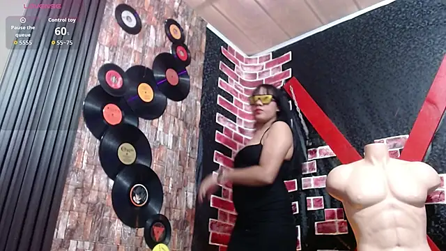 Snapshot of Dominatriz_Arlette chatting on 9, 6, 2026 Dominatriz Arlette online show from 9, 6, 2026