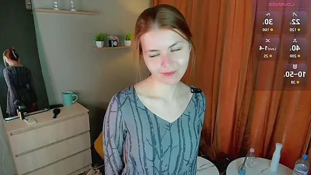 Snapshot of LeyaBloom chatting on 19, 5, 2026 LeyaBloom online show from 19, 5, 2026
