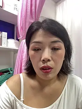 Snapshot of milkwine chatting on 3, 5, 2026 milkwine online show from 3, 5, 2026