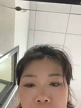 Snapshot of milkwine chatting on 11, 6, 2026 milkwine online show from 11, 6, 2026