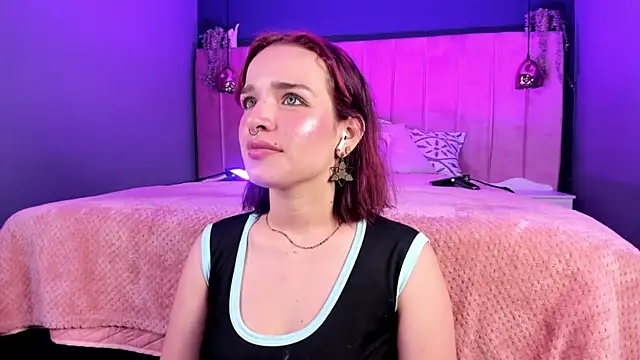Snapshot of Azahara_18 chatting on 9, 7, 2026 Azahara 18 online show from 9, 7, 2026