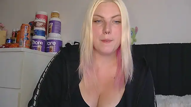 Snapshot of josi-420 chatting on 12, 7, 2026 josi-420 online show from 12, 7, 2026
