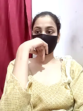 saniyamirza000777 online show from 29, 4, 2026
