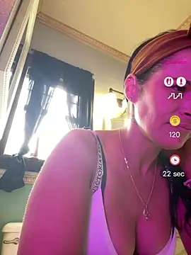 Snapshot of Vanessa_Valentine chatting on 17, 6, 2026 Vanessa Valentine online show from 17, 6, 2026