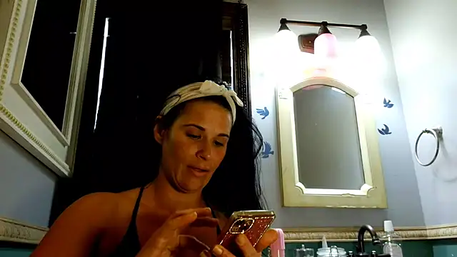 Snapshot of Vanessa_Valentine chatting on 27, 7, 2026 Vanessa Valentine online show from 27, 7, 2026