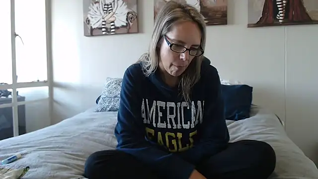 Snapshot of blondiesin50 chatting on 5, 7, 2026 blondiesin50 online show from 5, 7, 2026