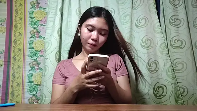 Snapshot of RegenaKhanponaphan chatting on 21, 5, 2026 RegenaKhanponaphan online show from 21, 5, 2026