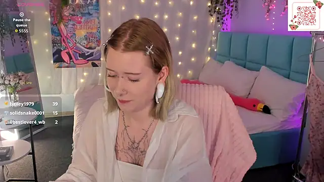 Snapshot of Elira_Vane chatting on 5, 7, 2026 Elira Vane online show from 5, 7, 2026