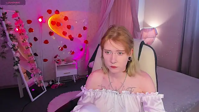 Snapshot of Elira_Vane chatting on 7, 7, 2026 Elira Vane online show from 7, 7, 2026