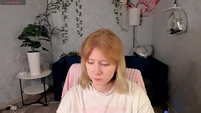 Snapshot of Elira_Vane chatting on 13, 7, 2026 Elira Vane online show from 13, 7, 2026