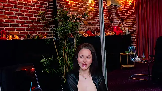 Snapshot of HannahIsabellee chatting on 13, 6, 2026 HannahIsabellee online show from 13, 6, 2026