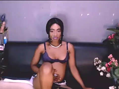 Snapshot of LolaSavageXO chatting on 15, 5, 2026 LolaSavageXO online show from 15, 5, 2026