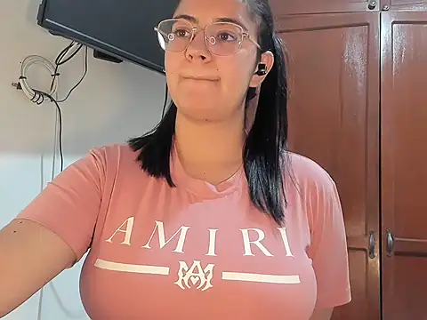 Snapshot of melodyi_ chatting on 19, 5, 2026 melodyi online show from 19, 5, 2026