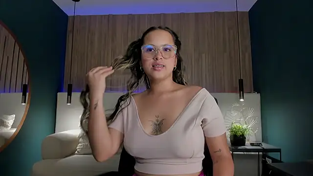 Snapshot of MayaLee_ chatting on 15, 5, 2026 MayaLee online show from 15, 5, 2026