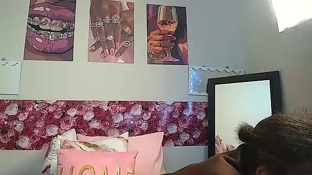 Snapshot of EnchantingLisa chatting on 17, 6, 2026 EnchantingLisa online show from 17, 6, 2026
