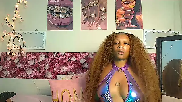 Snapshot of EnchantingLisa chatting on 3, 7, 2026 EnchantingLisa online show from 3, 7, 2026