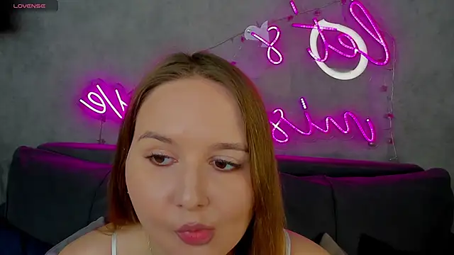 Snapshot of Emmaa_Kimm chatting on 7, 6, 2026 Emmaa Kimm online show from 7, 6, 2026