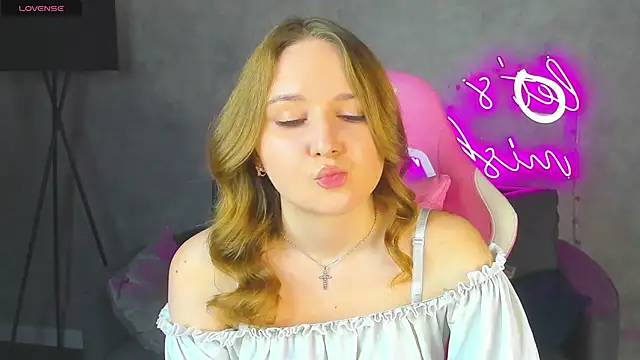 Snapshot of Emmaa_Kimm chatting on 22, 6, 2026 Emmaa Kimm online show from 22, 6, 2026