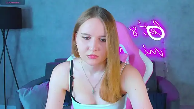 Snapshot of Emmaa_Kimm chatting on 26, 6, 2026 Emmaa Kimm online show from 26, 6, 2026