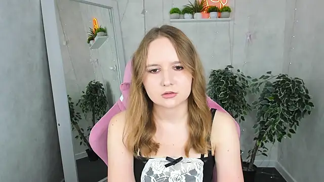Snapshot of Emmaa_Kimm chatting on 19, 7, 2026 Emmaa Kimm online show from 19, 7, 2026