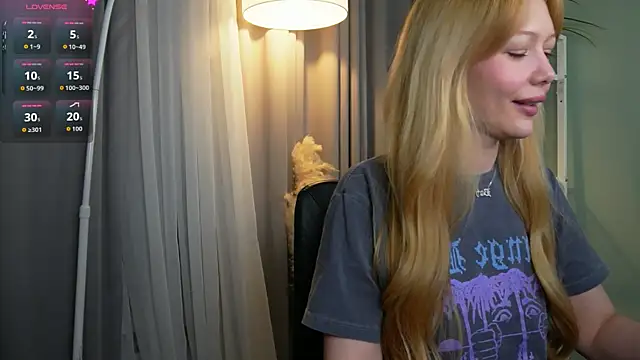 Snapshot of _Mila_Luna_ chatting on 15, 5, 2026 Mila Luna online show from 15, 5, 2026
