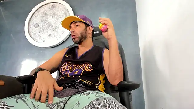 Snapshot of kevin_collins76 chatting on 6, 5, 2026 kevin collins76 online show from 6, 5, 2026