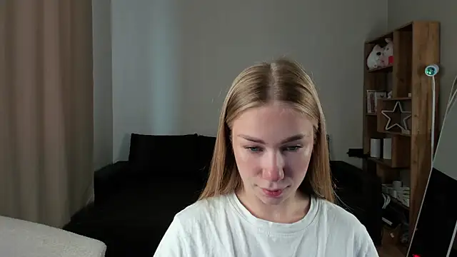Snapshot of AnnaAlexArti chatting on 8, 6, 2026 AnnaAlexArti online show from 8, 6, 2026