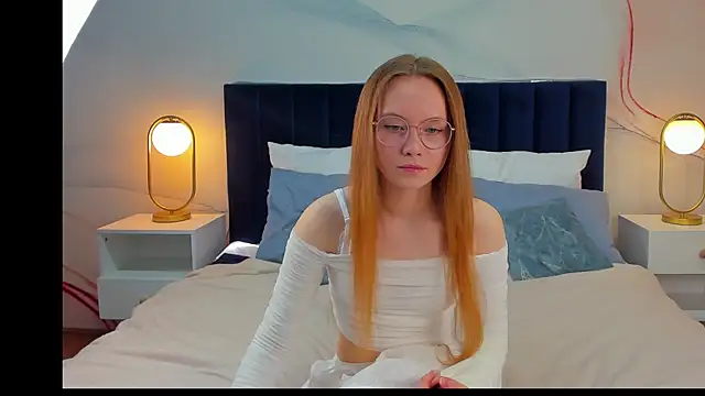 Snapshot of FloraLarsson chatting on 28, 5, 2026 FloraLarsson online show from 28, 5, 2026