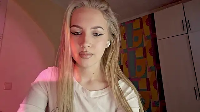 Snapshot of Katrinethequeen chatting on 13, 6, 2026 Katrinethequeen online show from 13, 6, 2026