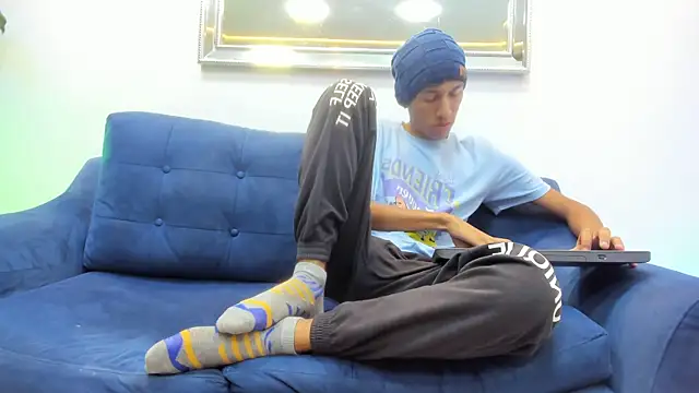 Snapshot of Zane_Belville chatting on 25, 5, 2026 Zane Belville online show from 25, 5, 2026