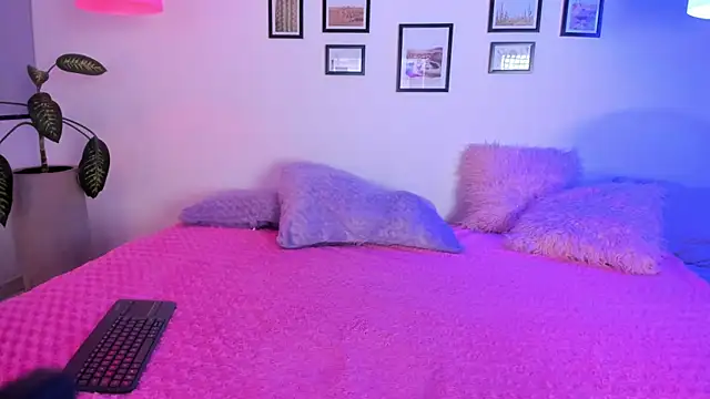 Snapshot of Kendaall_sweet chatting on 4, 6, 2026 Kendaall sweet online show from 4, 6, 2026