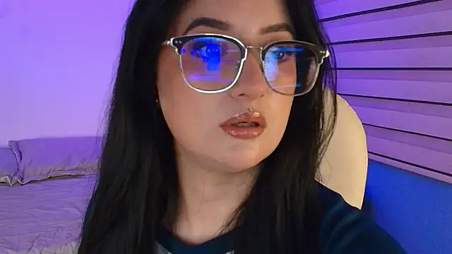 Snapshot of AnnyBonne9 chatting on 12, 5, 2026 AnnyBonne9 online show from 12, 5, 2026