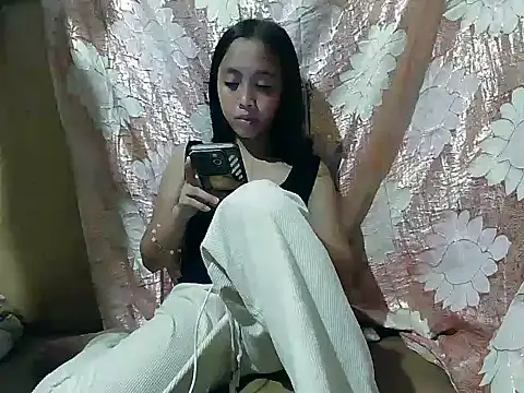 Snapshot of Yours_AsianPinayGirl18 chatting on 19, 5, 2026 Yours AsianPinayGirl18 online show from 19, 5, 2026