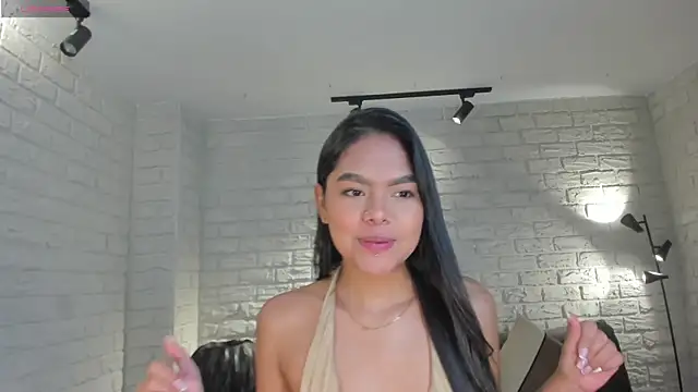 Snapshot of SaphiraJames chatting on 24, 5, 2026 SaphiraJames online show from 24, 5, 2026