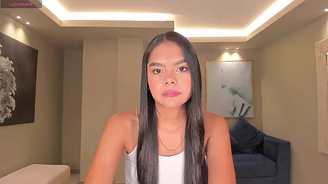 Snapshot of SaphiraJames chatting on 26, 5, 2026 SaphiraJames online show from 26, 5, 2026