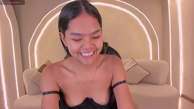Snapshot of SaphiraJames chatting on 30, 5, 2026 SaphiraJames online show from 30, 5, 2026