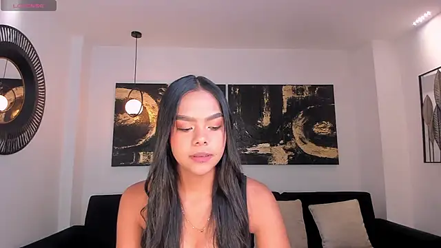 SaphiraJames online show from 17, 7, 2026
