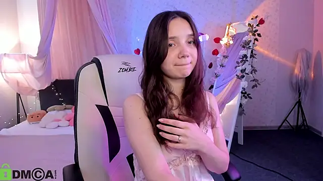 Snapshot of Elvienne chatting on 12, 7, 2026 Elvienne online show from 12, 7, 2026