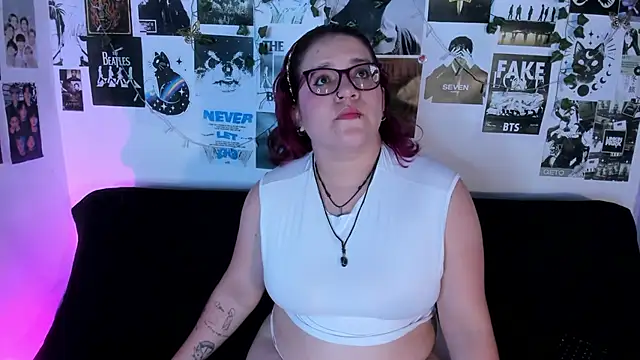Snapshot of helleen21 chatting on 11, 6, 2026 helleen21 online show from 11, 6, 2026